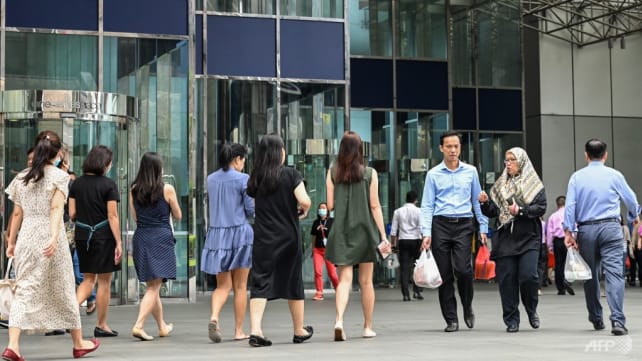 Real median income in Singapore fell 4.5% in first half of 2023