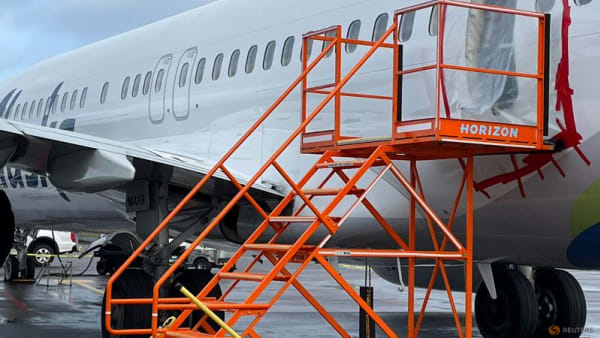 United, Alaska find loose bolts on several 737 MAX 9 planes, raising pressure on Boeing