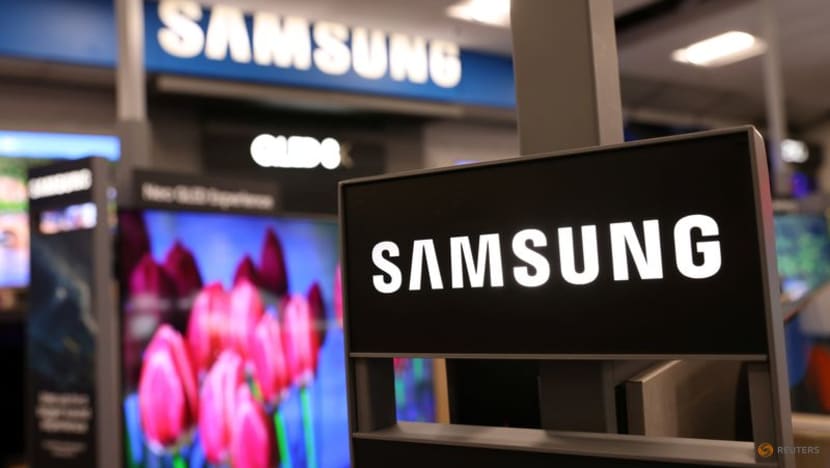 Samsung Elec flags 35% drop in Q4 profit, missing market consensus